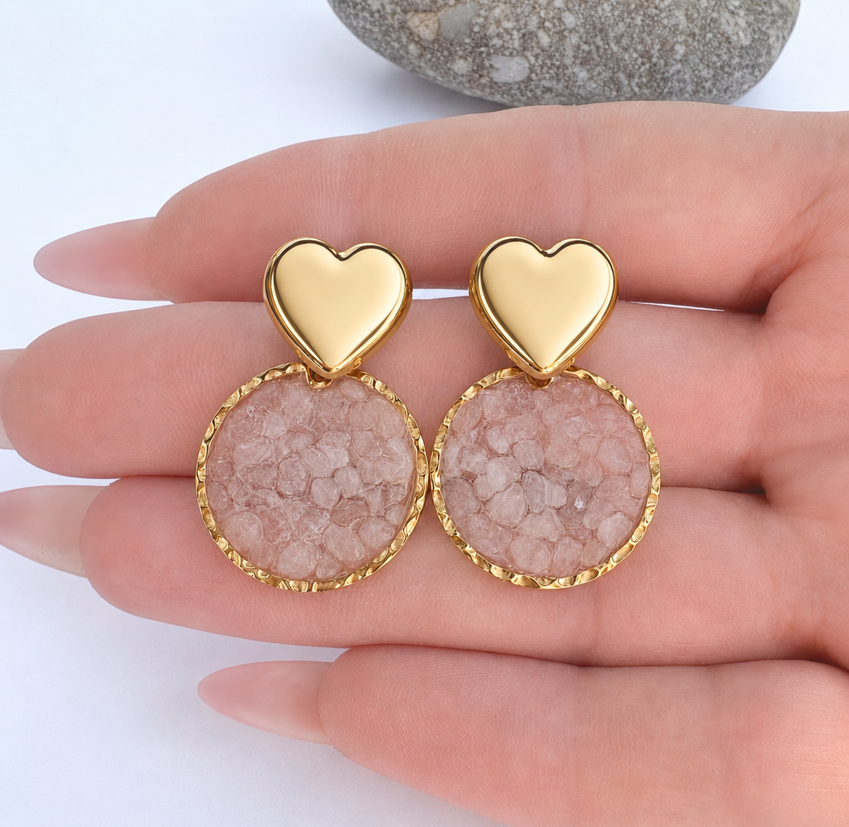 Boucles d'oreilles cœur doré et médaillon cristaux rose poudré - vue dos