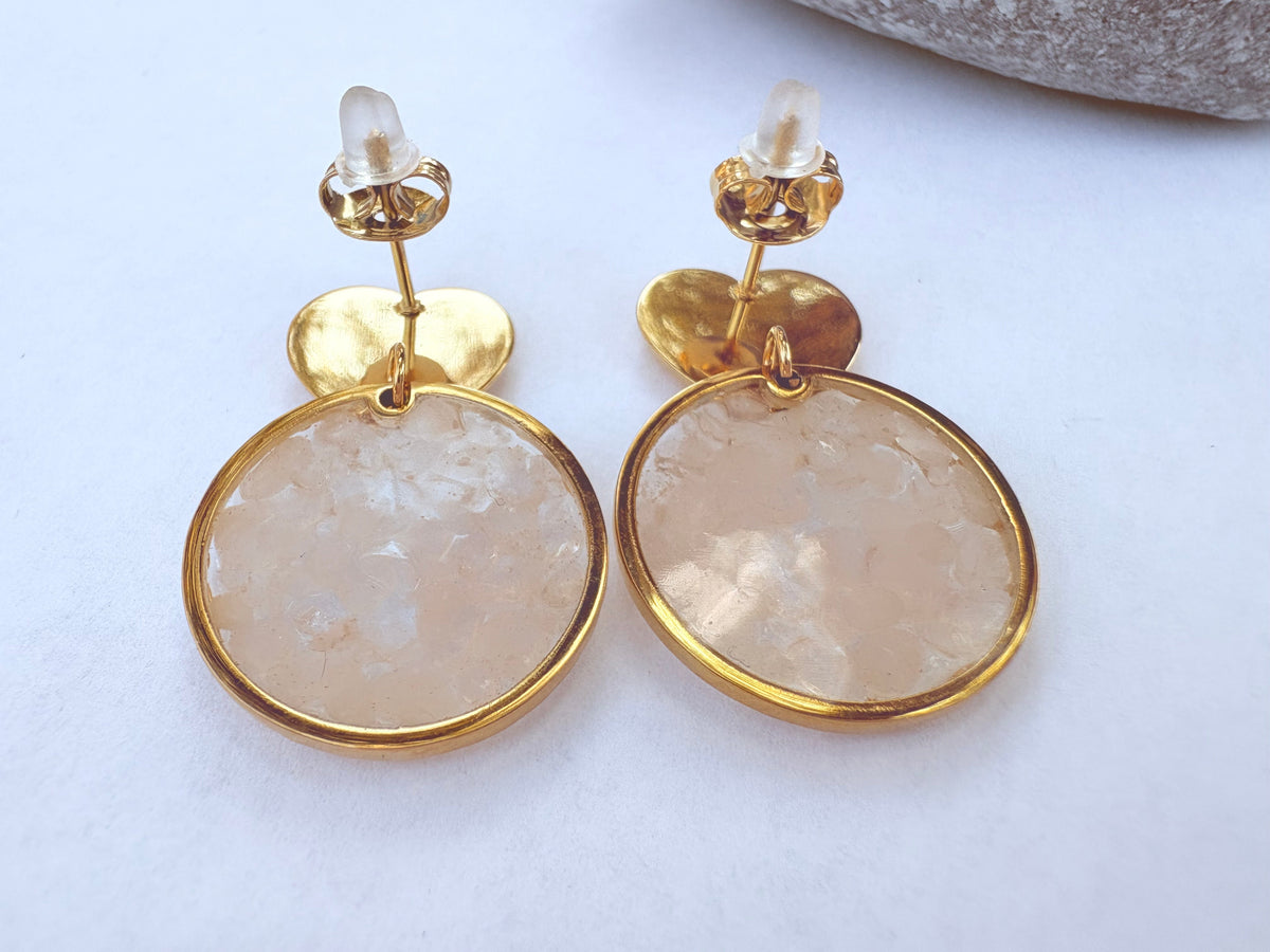 Boucles d'oreilles cœur doré et médaillon cristaux rose poudré - vue 2