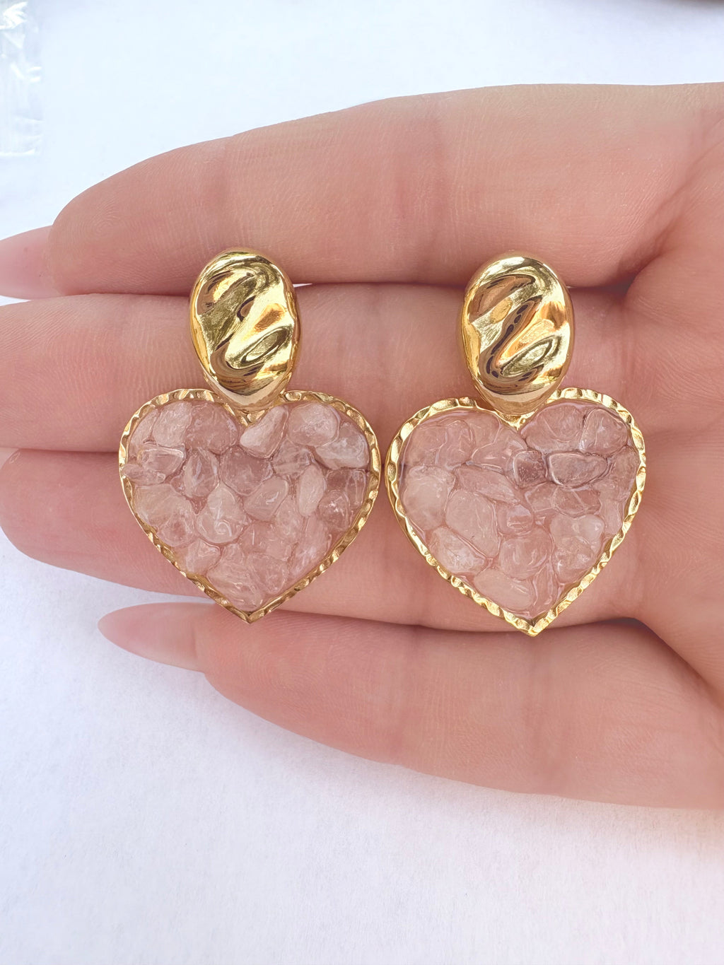 Boucles d'oreilles puce ovale dorée et cœur cristaux rose poudré - vue 1
