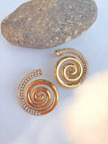 Puces boucles d'oreilles spirale dorée et strass - vue face