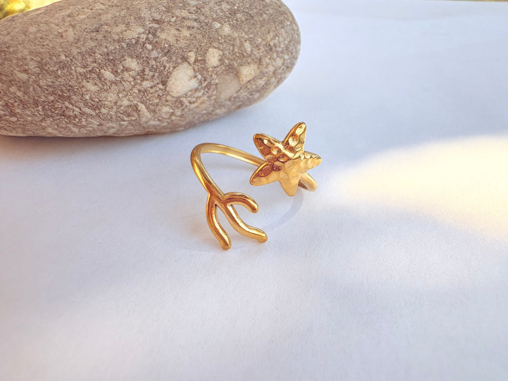 Bague étoile de mer et corail dorés - vue de côté