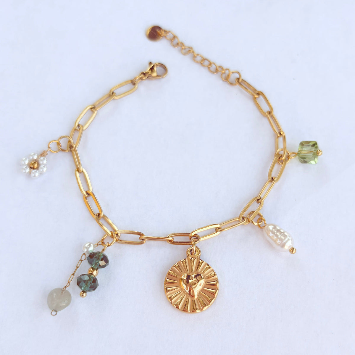 Bracelet breloques bohème médaillon soleil et pierres - vue 1
