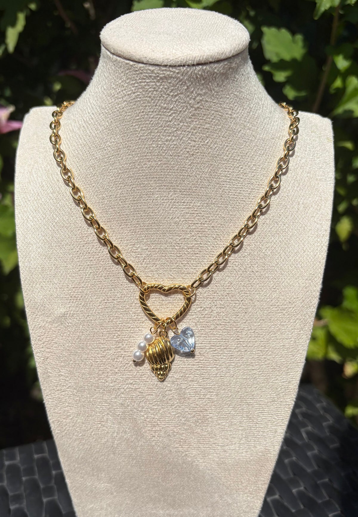 Collier pendentif cœur avec breloques - vue 3