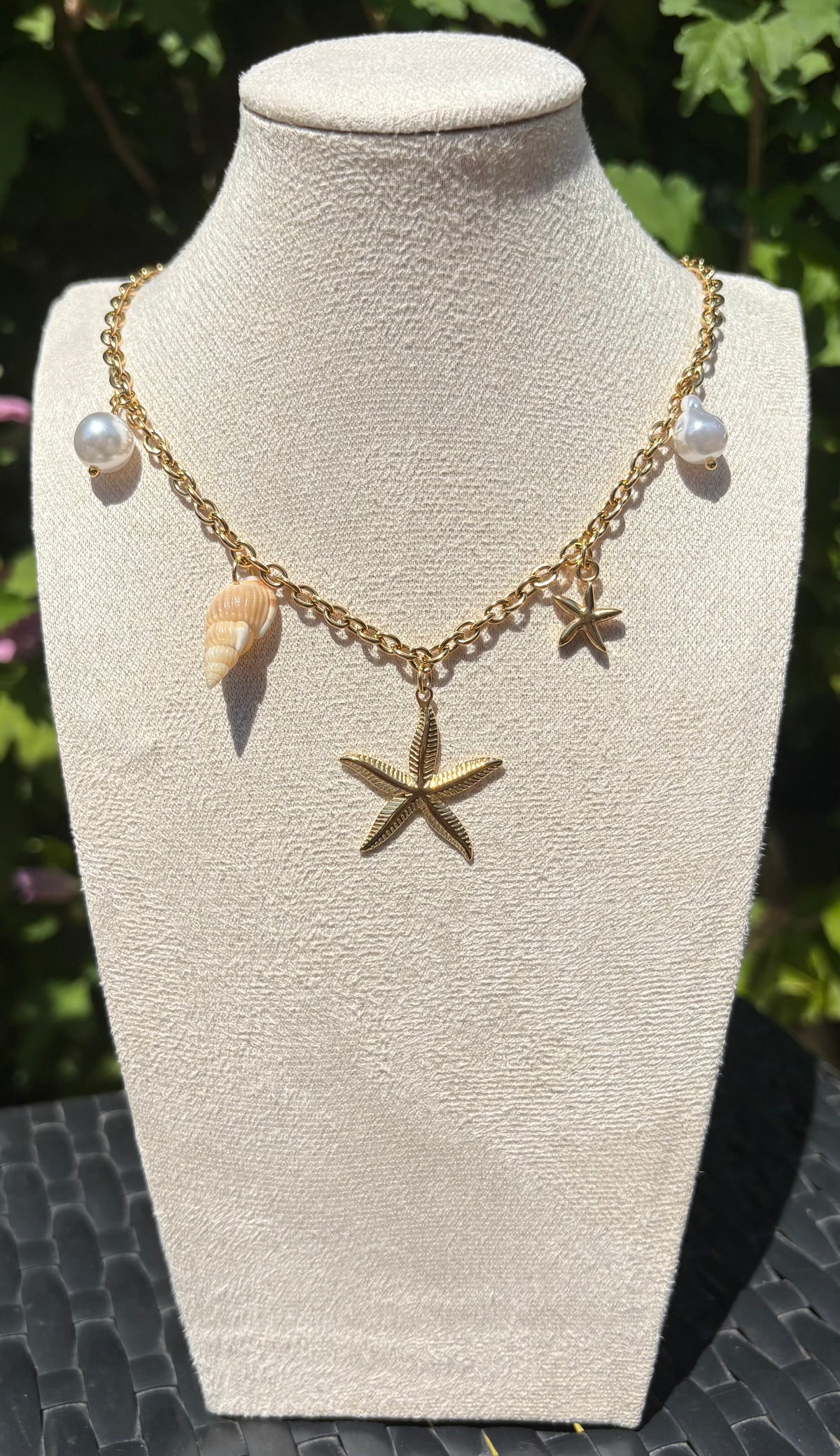 Collier étoiles de mer et perles nacrées - vue 1