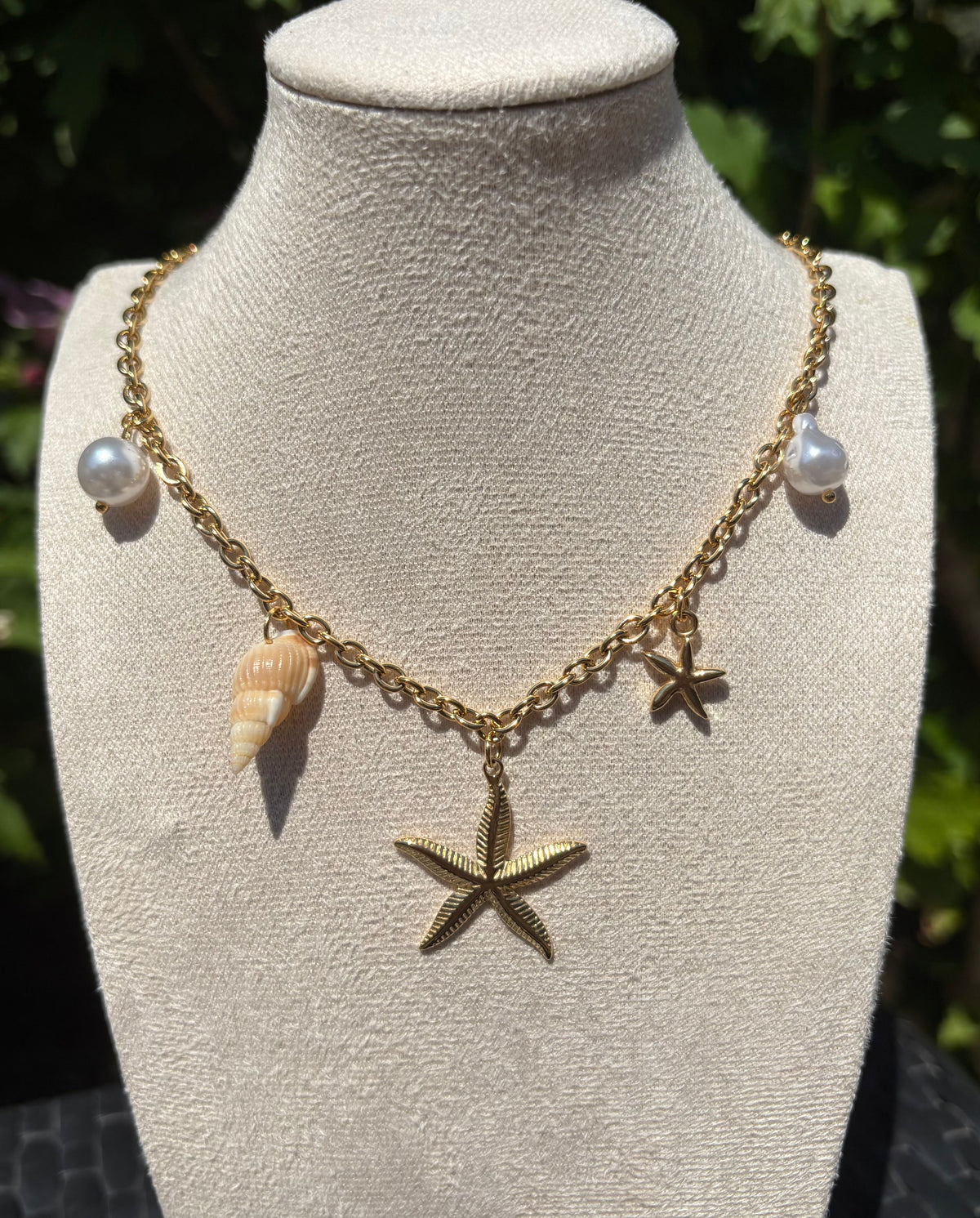 Collier étoiles de mer et perles nacrées - vue 3