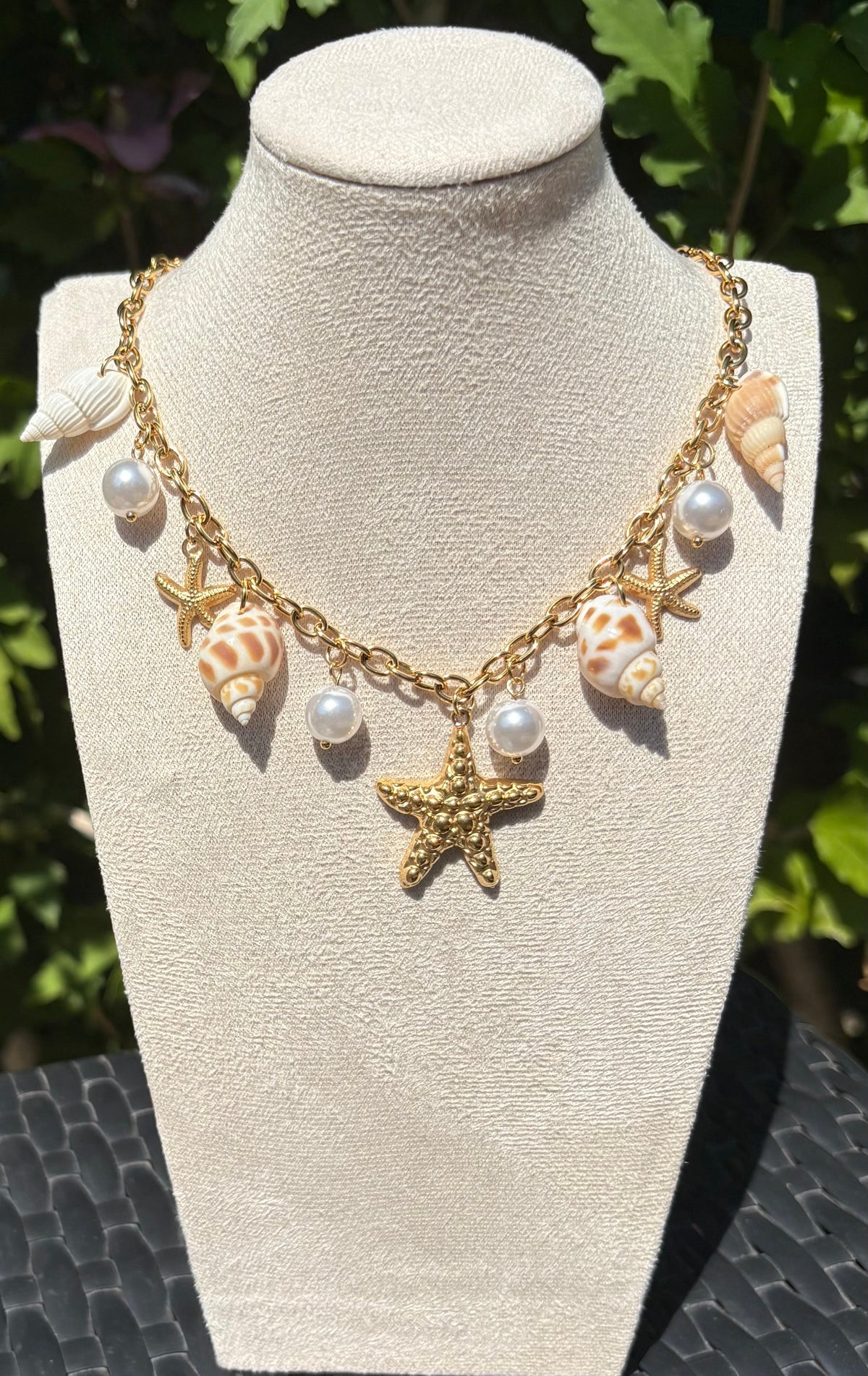 Collier coquillages étoiles de mer et perles - vue 1
